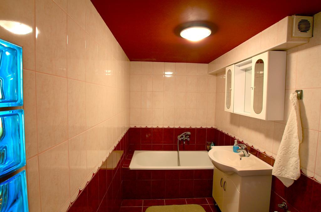 R7 Apartment Budapeste Quarto foto